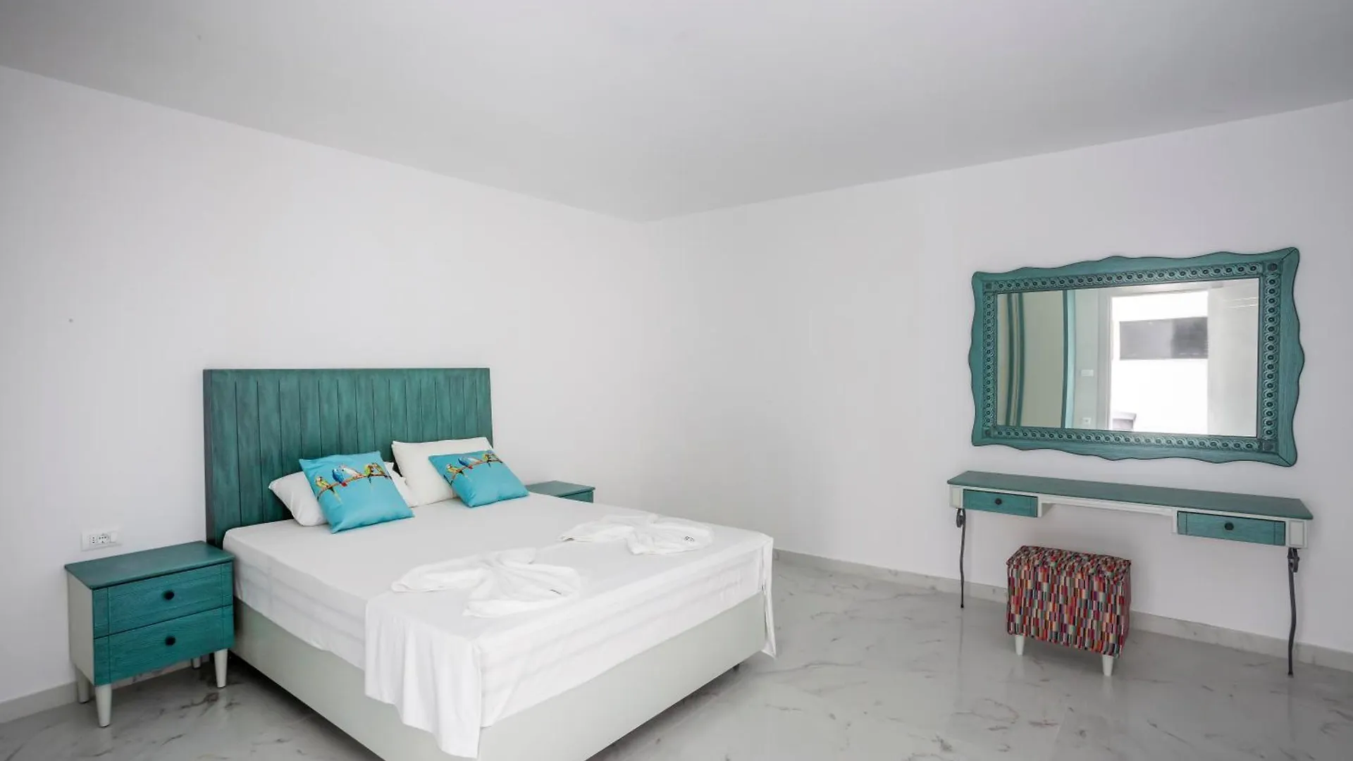 Megan Luxury Villa With Private Pool Pefkochori Apartment