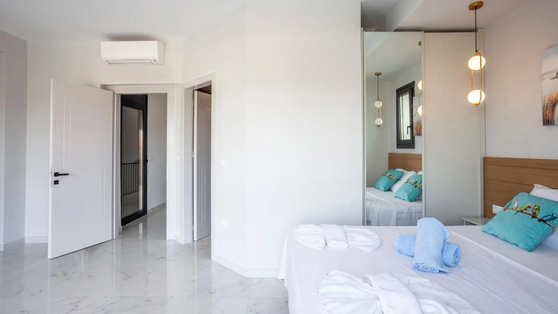 Megan Luxury Villa With Private Pool Pefkochori Apartment