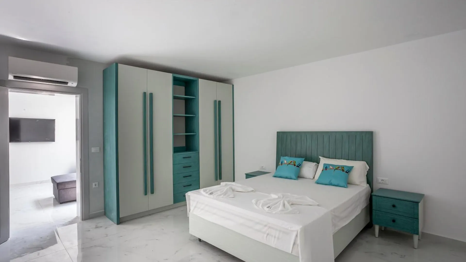 Megan Luxury Villa With Private Pool Pefkochori Apartment